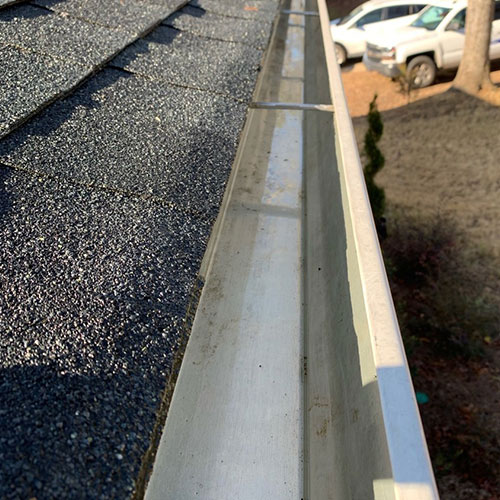 Gutter Cleaning Image